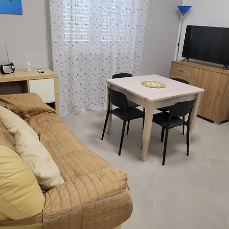 Iris Apartment
